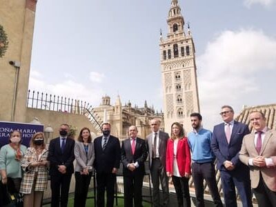 Reunión entre el Ayuntamiento de Sevilla y el Gobierno de España