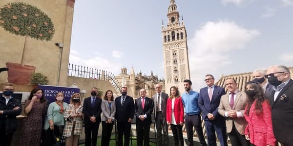 Reunión entre el Ayuntamiento de Sevilla y el Gobierno de España