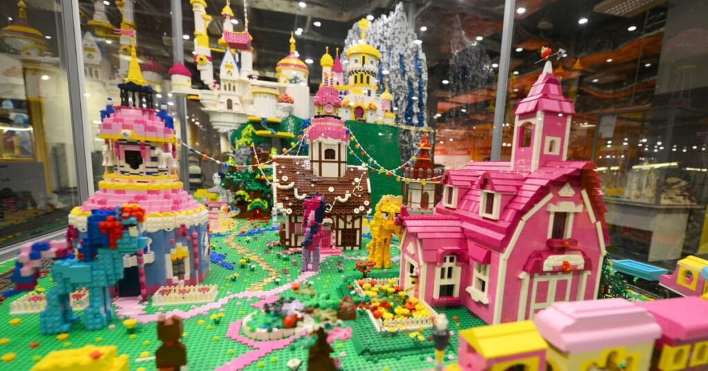 Exposición de Lego a gran escala. (Fuente: Facebook @expopiezaslego)
