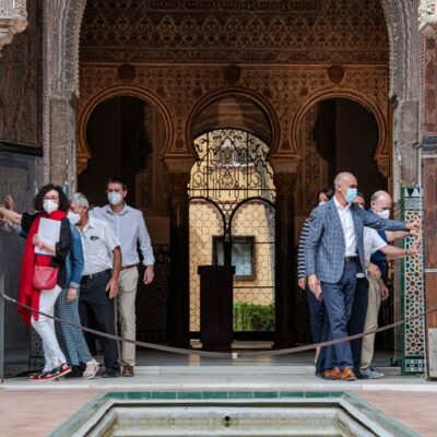 Apertura de las puertas en el Alcázar de Sevilla