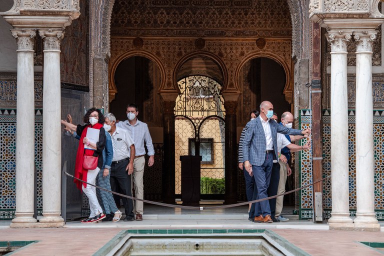Apertura de las puertas en el Alcázar de Sevilla