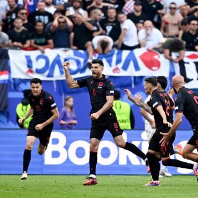 Klaus Gjasula celebra el 2-2 en el Croacia-Albania de la Eurocopa de Alemania de 2024
