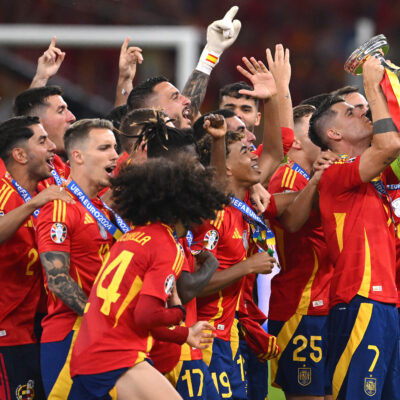 España gana a Inglaterra por 2 a 1 en la Eurocopa